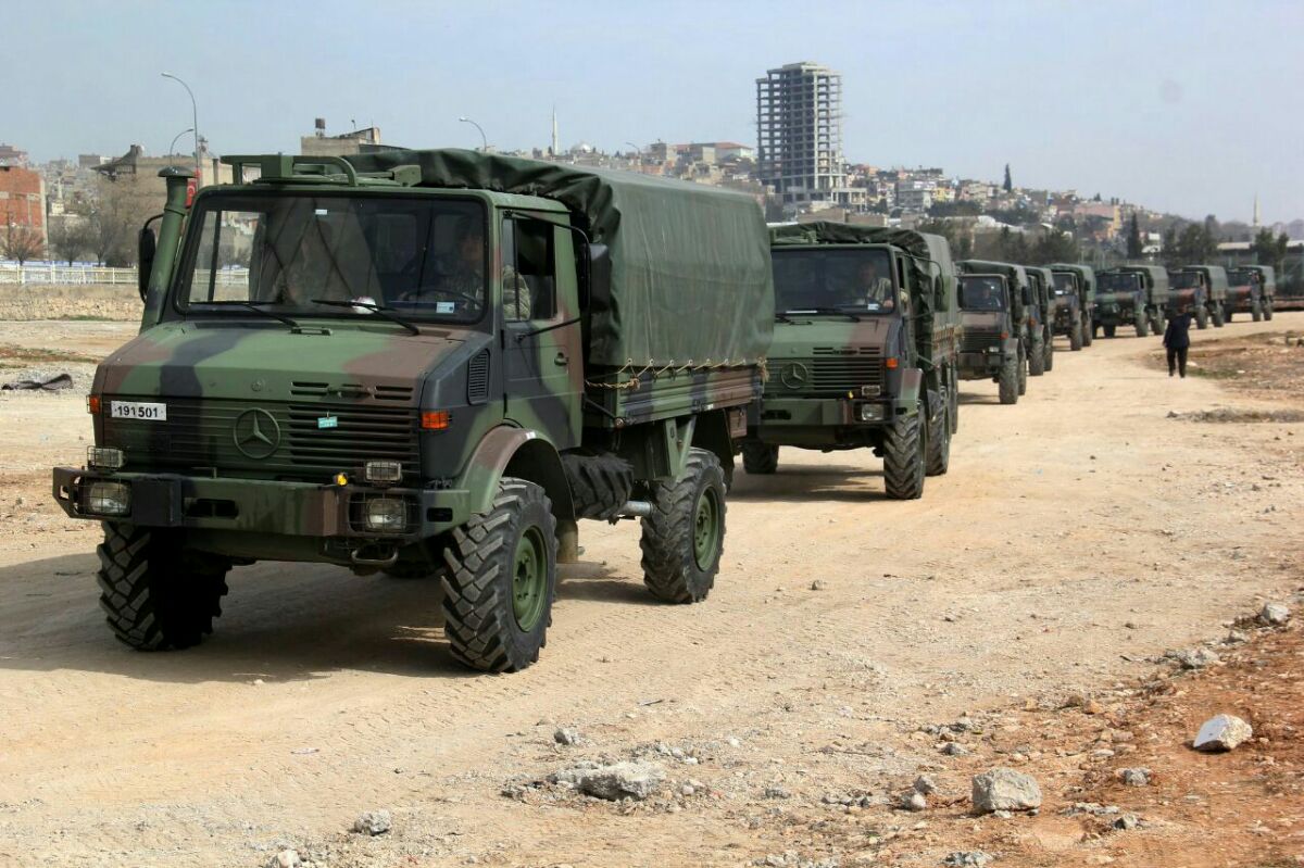 #تركيا تدفع بتعزيزات عسكرية إلى الحدود مع #سوريا..قطار يحمل 22 عربة نقل جنود مصفحة يصل من ولايات مختلفة إلى ولاية #غازي_عنتاب الحدودية
